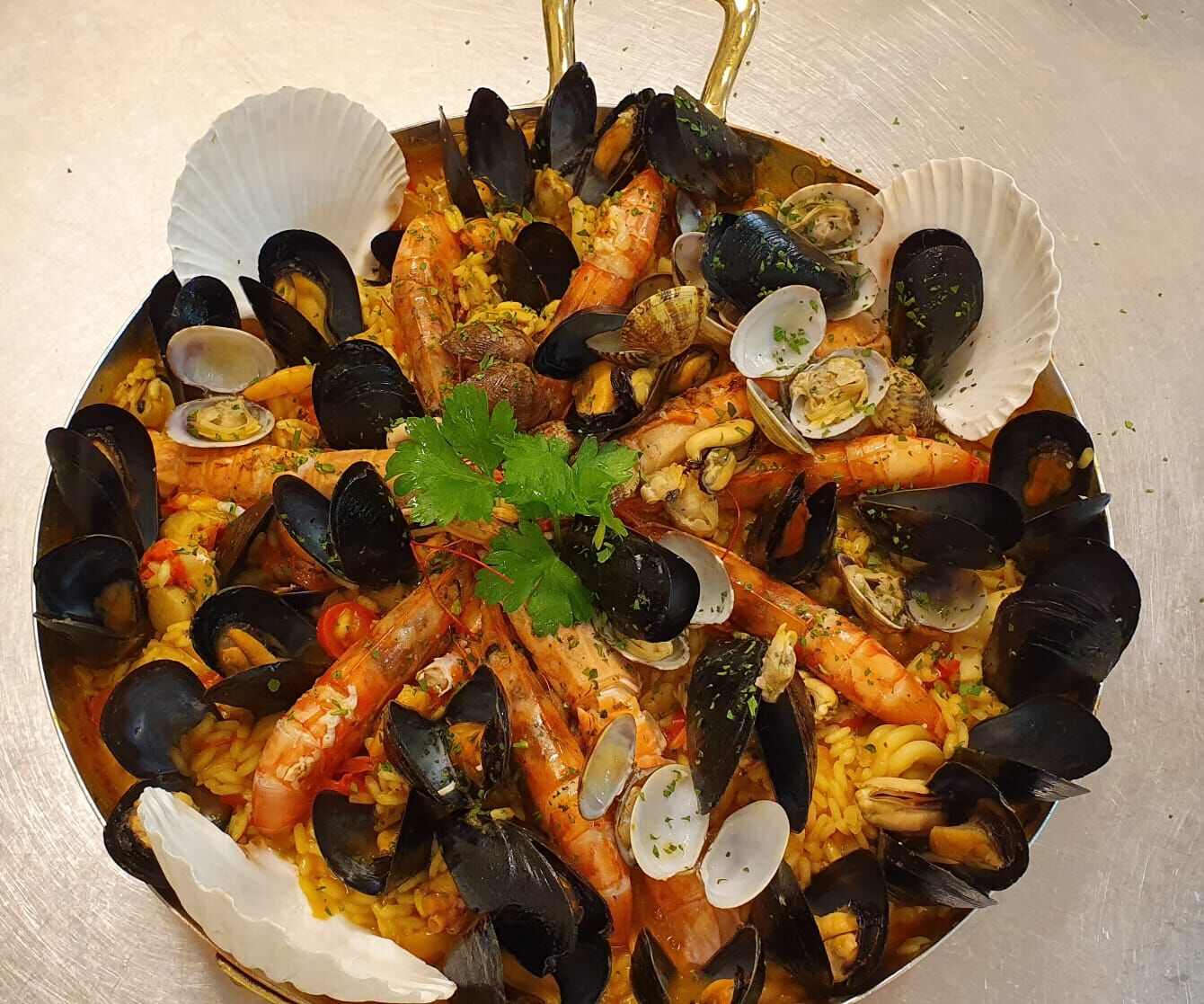 Riso ai frutti di mare con cozze e gamberi